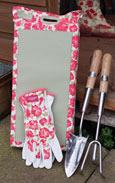 Set � cadeaux - Set � cadeaux contient: 1 coussin pour les genoux, 1 paire de gants classic, 1 pelle et 1 griffe de jardin. 